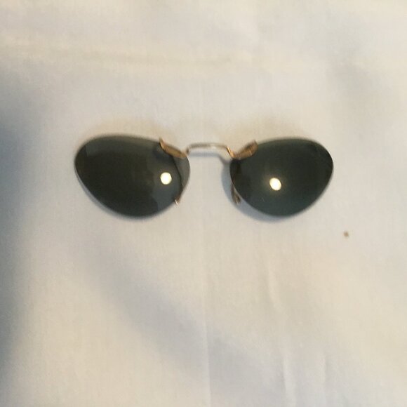 Vintage 1950's Polaroid Clip On Sunglasses Green Cats Eye Lenses - Picture 1 of 5